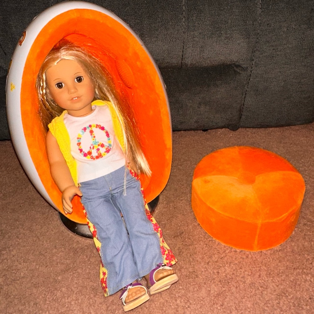 American Girl Julie Albright & her White and Orange Egg Chair Retro 70s Speakers